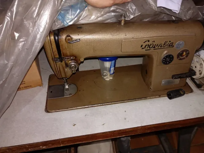 Máquina de Costura reta industrial