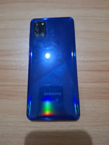 A31 128 GB  M31 128 GB