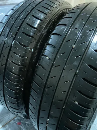 Pneu 185/60R15