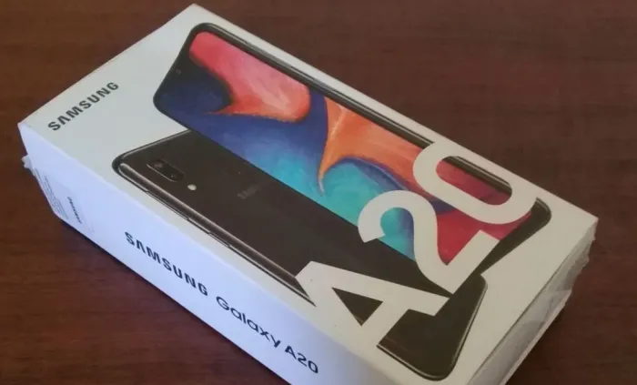 Celular SAMSUNG A20 - Novo, na caixa