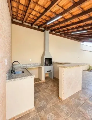 Vendo linda casa em canudos