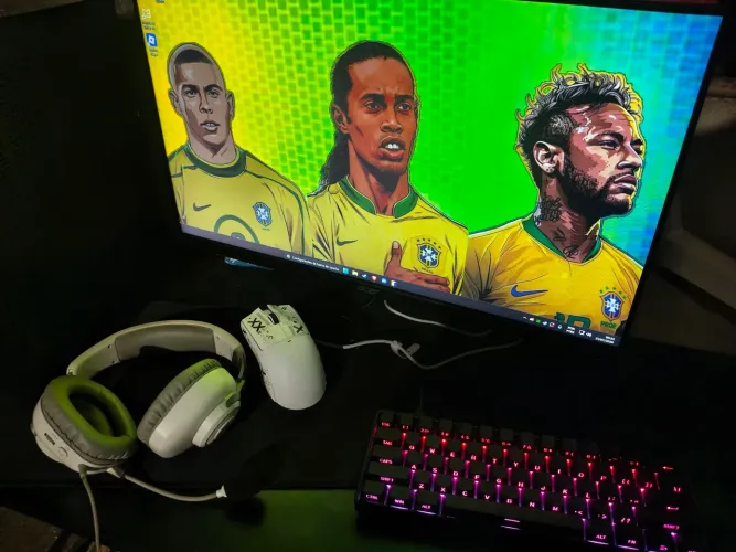 VENDE-SE PC GAMER, RODA DE TUDO