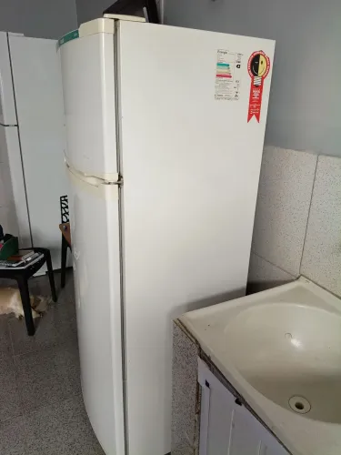 Vendo geladeira biplex Crd36 de 334 litros