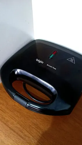 Sanduicheira elétrica 110v