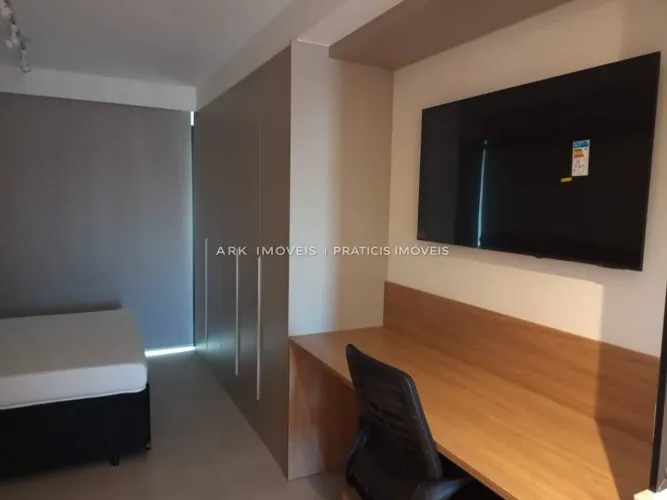 Studio para alugar no Brooklin, 34 m2, semi mobiliado, novo.