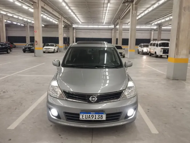 Nissan Tiida SL 1.8/1.8 Flex 16V Aut. 2012