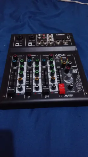 Mesa de Som AMU AM4 V2 Nova - Pouquíssimo Uso - Sem Fonte DC