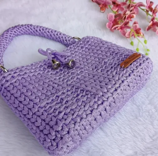 Bolsa de crochê em fio naltico