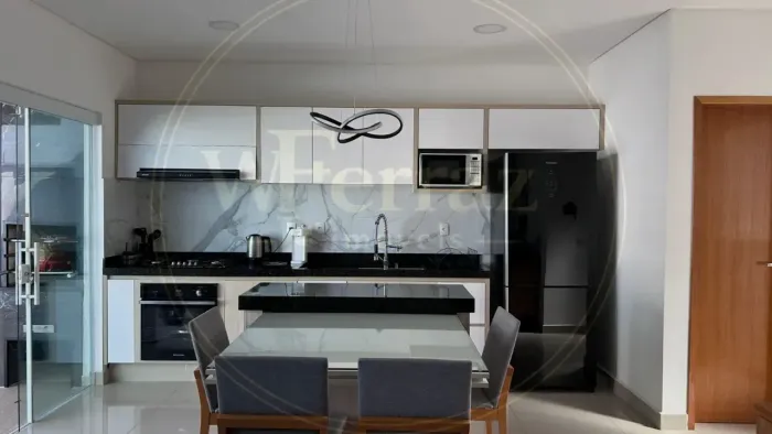 Casa térrea a venda 3 quartos, sendo 1 suíte - Terreno de 175m2 - Bairro Villa Branca
