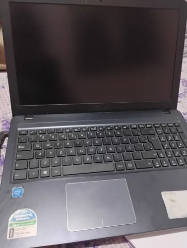 Notebook ASUS VivoBook 15.6" - Rápido (Com SSD), Perfeito Estado