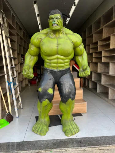 Vendo BONECO HULK - 2 metros de altura! ?