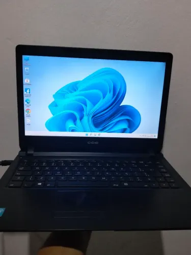 Notebook WIN. DDR3. Intel Celeron. 4 GB de memória. HD de 320 GB. Funcionando