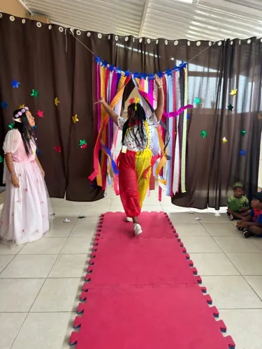 Cuidadora da Educação infantil