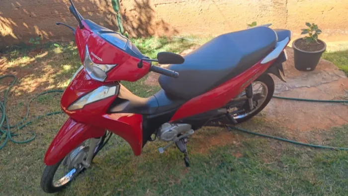 Honda biz 110i muito conservada!