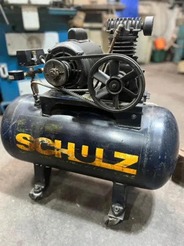 COMPRESSOR SCHULZ 2.6 PÉS, 50 LITROS