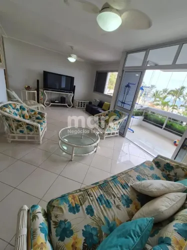 Apartamento no Condomínio Penhasco Cinco Estrelas na Praia da Enseada em Guarujá