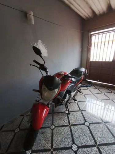 Moto bem conservada 