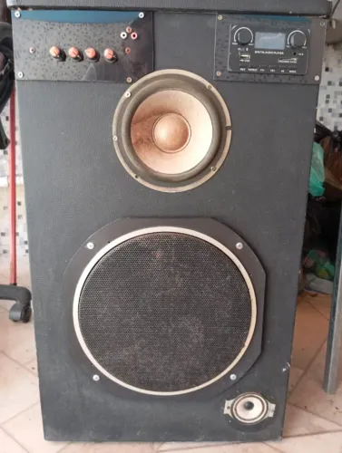 CAIXA DE SOM AMPLIFICADA COM MODULO E RADIO BLUTOO ALT 73X43 LAG OTIMO SOM 400WATS PURO
