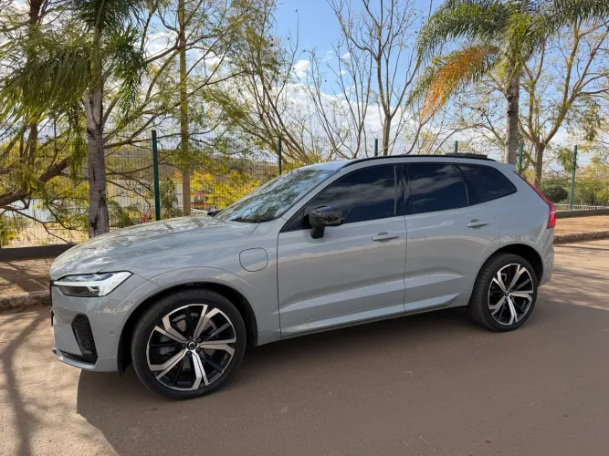 Volvo XC-60 T-8 Ultim.dark 2.0 AWD (híbrido) 2024
