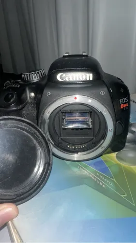 Camera Canon EOS rebel T2i