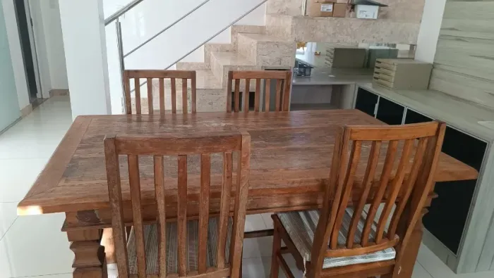 Mesa Rústica com 04 cadeiras