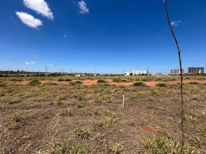 Terreno à venda no bairro Gávea Jardins em Uberlândia