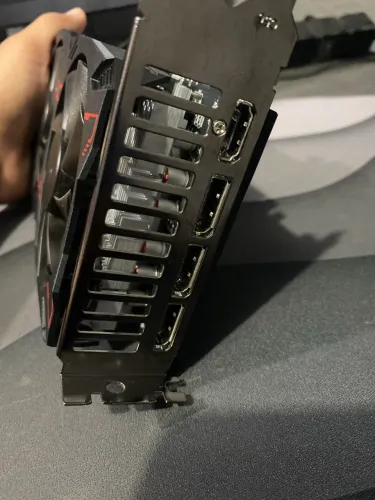 RX 5500 XT 8GB - Perfeito funcionamento, muito bem conservada