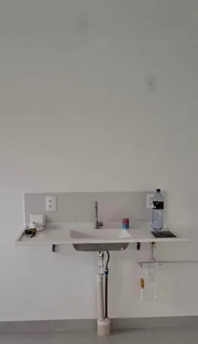 Pia de cozinha em mármore branco