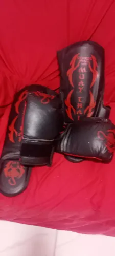 Vendo kit de muay thai luva e caneleira 