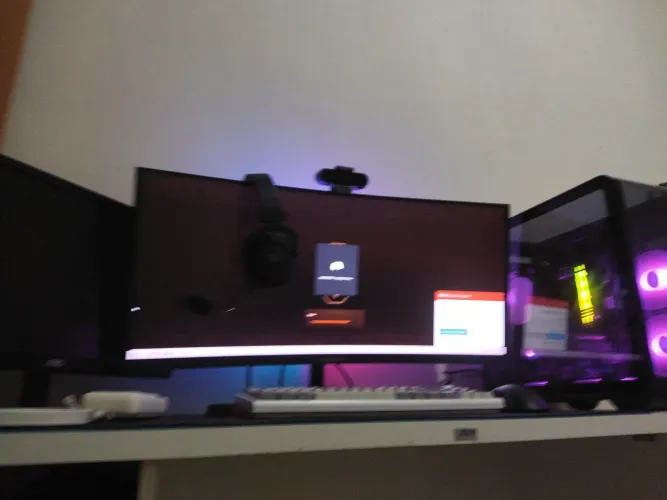 Monitor 30 pol 200 hz