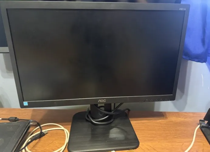 Monitor AOC 19.5 HDMI VGA 20E1H