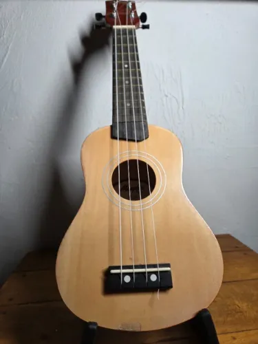 Vendo Ukulele Acústico da marca Memphis (by Tagima
