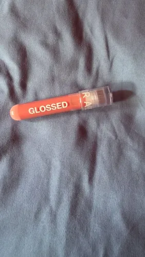 Glossed labial