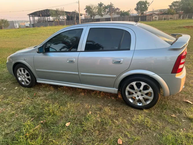 Chevrolet Astra Advant. 2.0 MPFI 8V Flexp. 5P Aut. 2011