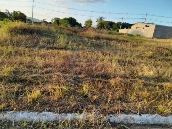 Terreno de 200m² com espaço amplo à venda - Jardim Botânico