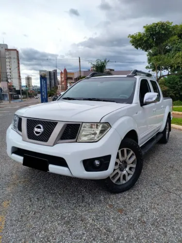 Nissan Frontier SL CD 4X4 2.5tb Diesel AUT 2015