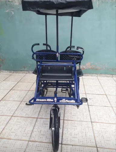 VENDE-SE BICICLETA TRICICLO FAMÍLIA 