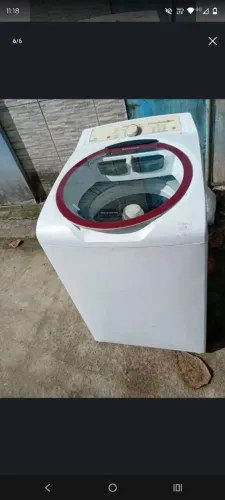 Máquina de lavar roupa funcionando perfeitamente
