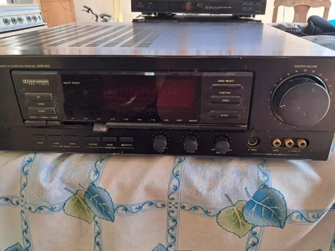 Receiver DENON AVR-810 