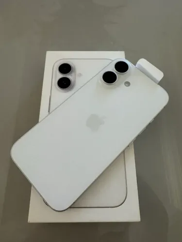iPhone 16 