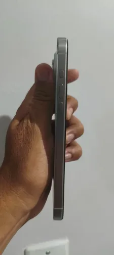 Iphone 15 Pro Max tela quebrada