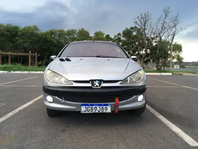 Peugeot 206 Selection/ Sensation 1.0 16V 3P 2001