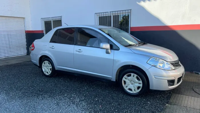 Nissan Tiida Sedan 1.8 16V Flex Fuel 4P 2012