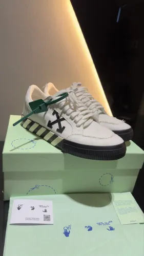 Tenis Off white Vulcanized