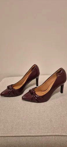 Scarpin bordo tam 37 (novo)