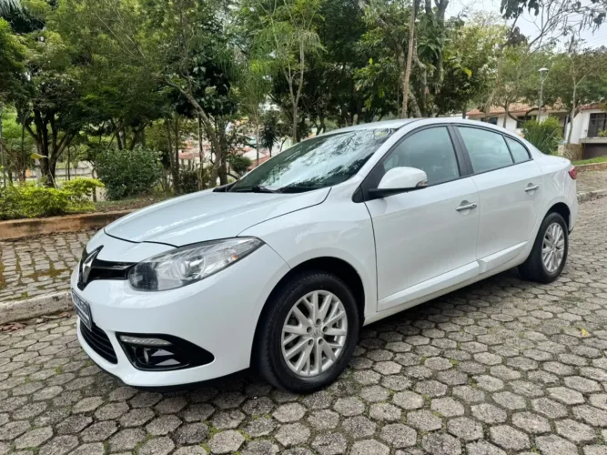 Renault Fluence Sed. Dynamique 2.0 16V Flex Aut. 2016
