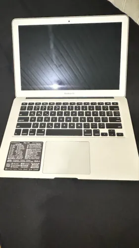 MacBook Air 13 i5 8GB 512GB SSD na caixa com acessórios originais