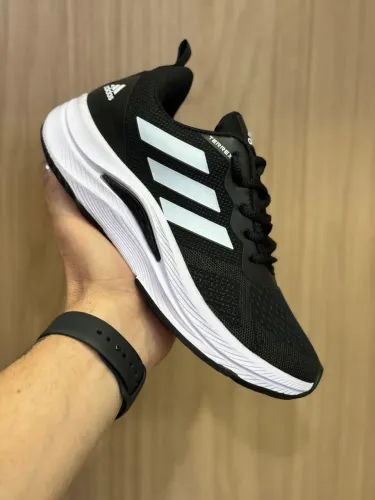 Tênis esportivo masculino 