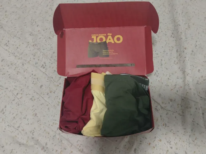 Kit com 3 cuecas hibisco , nunca usado.