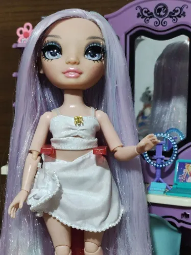 Boneca rainbow high Margô